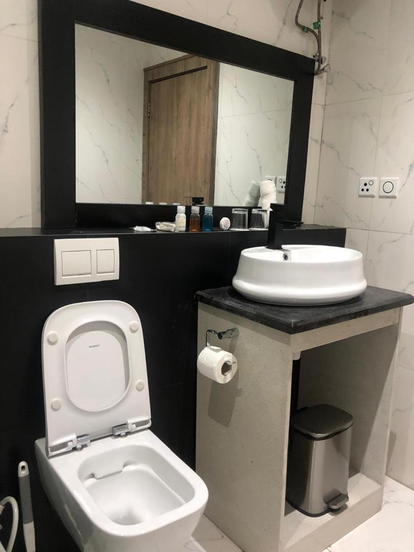 Crownsville Hotel - Airport Road 哈科特港 外观 照片